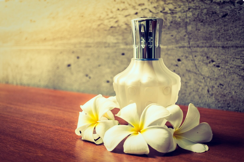 Seasonal Scents: Best Perfumes for Summer, Fall, Winter, and Spring